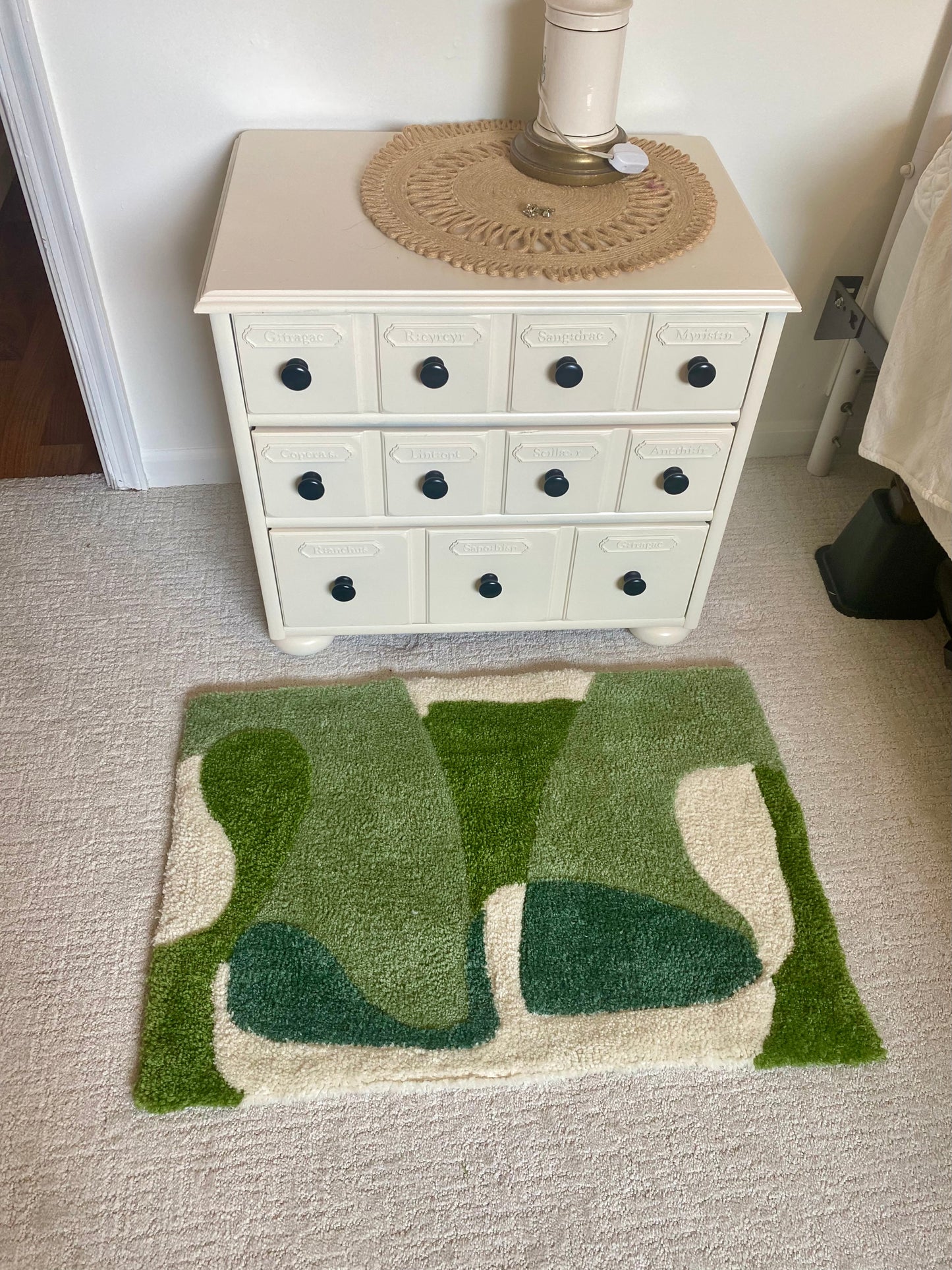 "Retro" 20"x31" Tufted Rug in Green Color Way