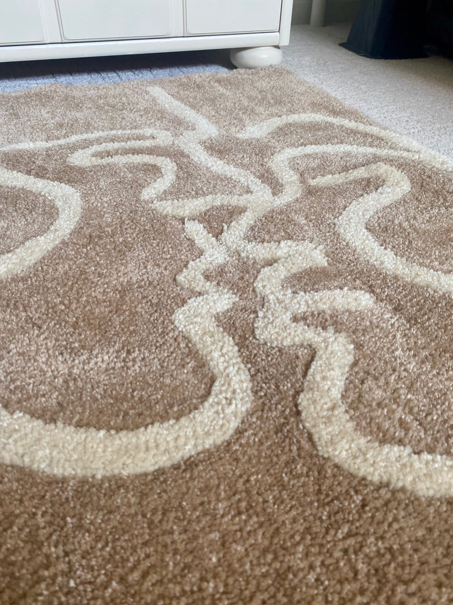 "Pablo" 2x4 Accent Tufted Rug in Sand Beige
