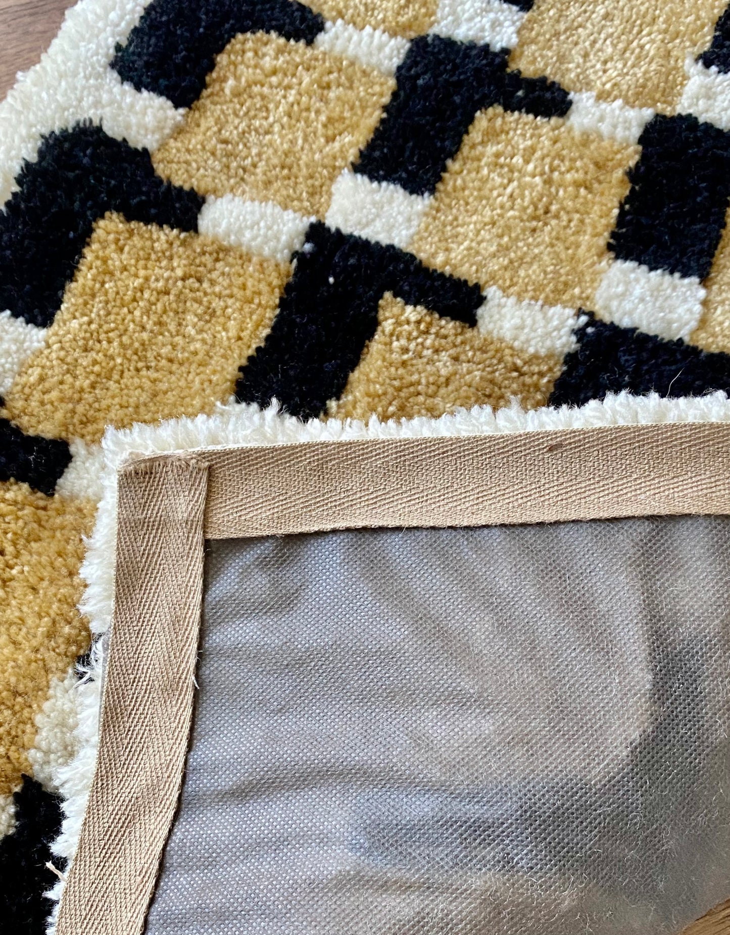 "Mid-Century Check" Tufted Rug 2'x3'