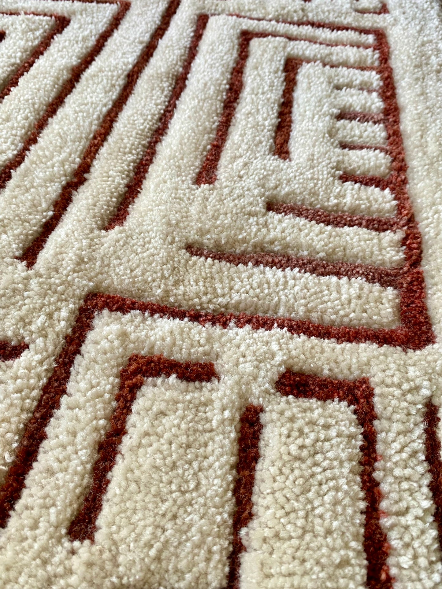 "Broken Lines" Off-White & Cinnamon Tufted Rug 2'x3'
