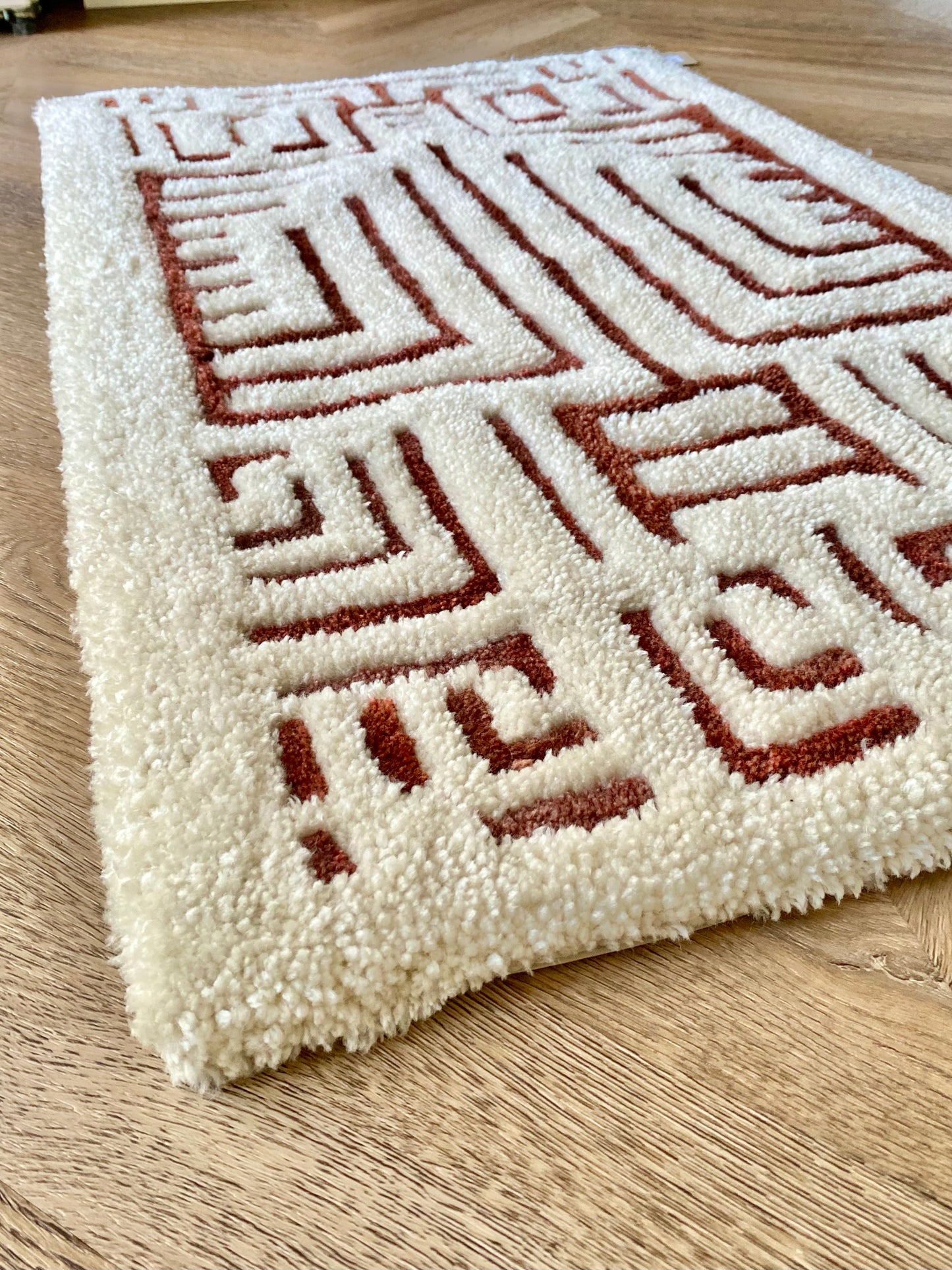"Broken Lines" Off-White & Cinnamon Tufted Rug 2'x3'