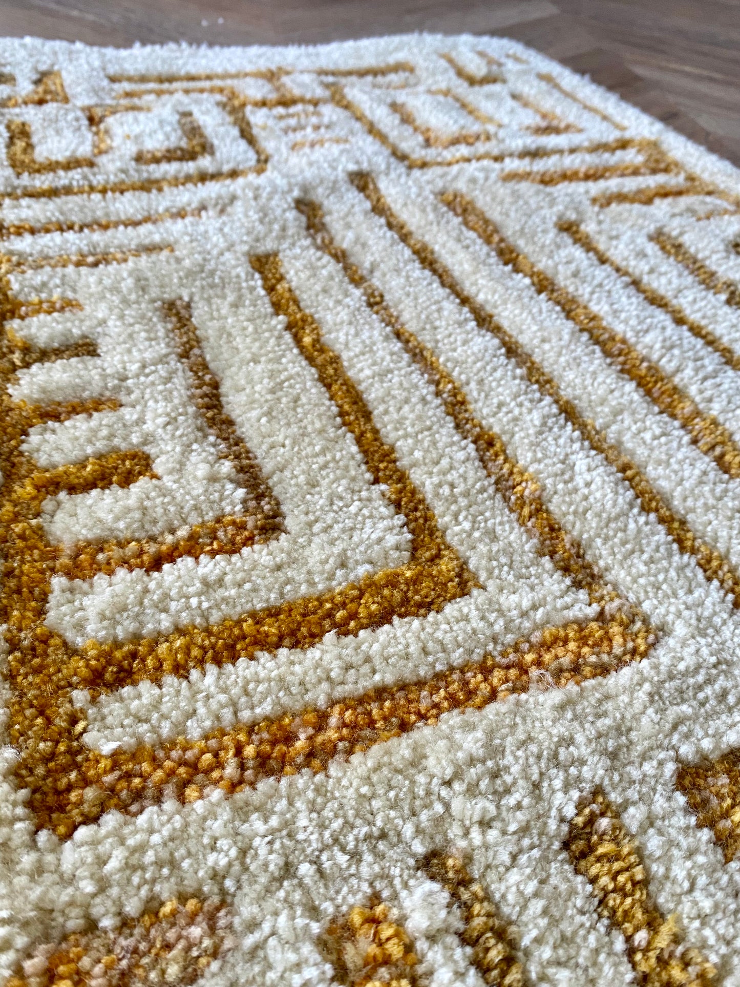 "Broken Lines" Ivory & Gold Tufted Rug 2'x3'