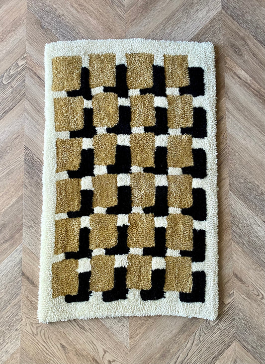 "Mid-Century Check" Tufted Rug 2'x3'